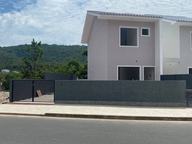 #368 - Casa para Venda em São José - SC - 2